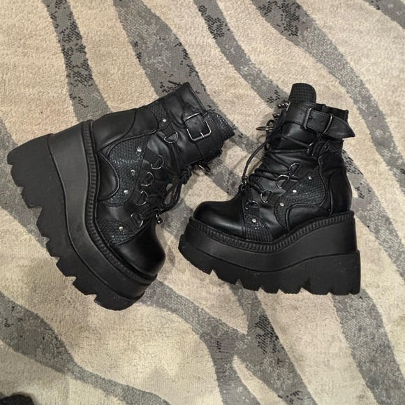 DEMONIA SHAKER-60 
SIZE WOMENS 6 - Picture 4 of 4